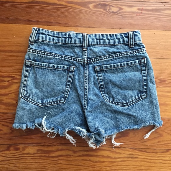 Acid Wash High Waisted Shorts - Picture 2 of 4